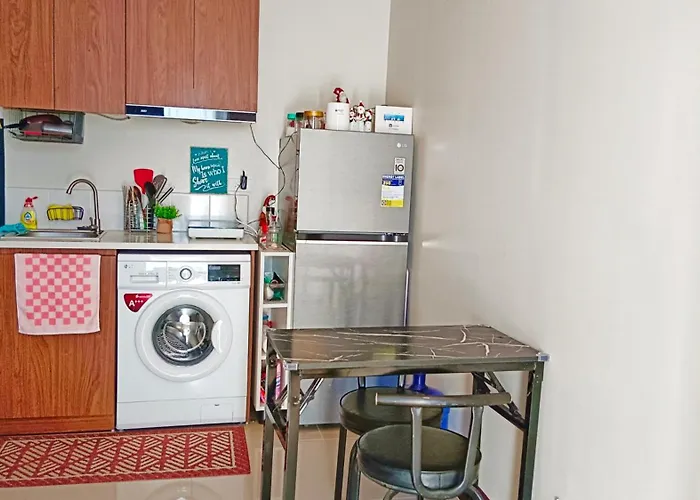 Private Unit With Balcony Near The Beaches Apartment